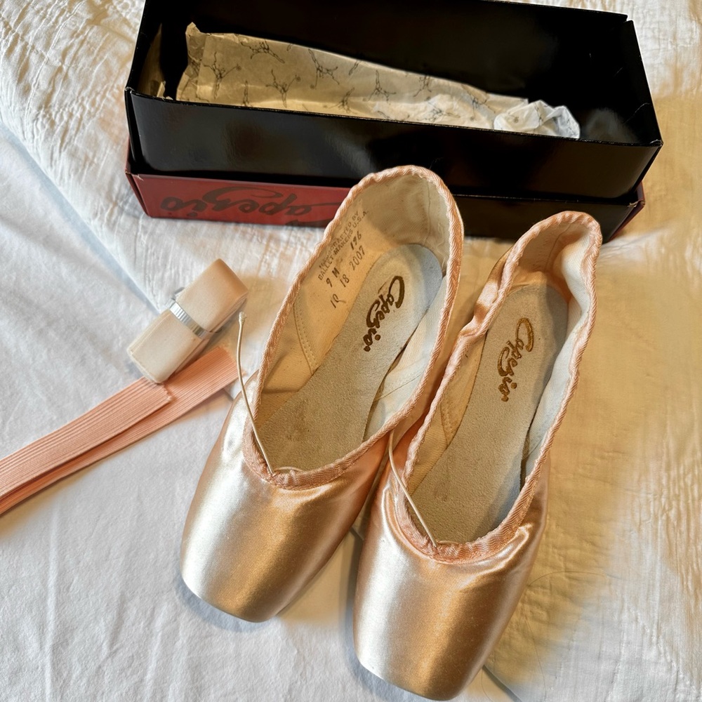 NIB Capezio Plié 1 196 Pointe Ballet Shoe Sz 9M